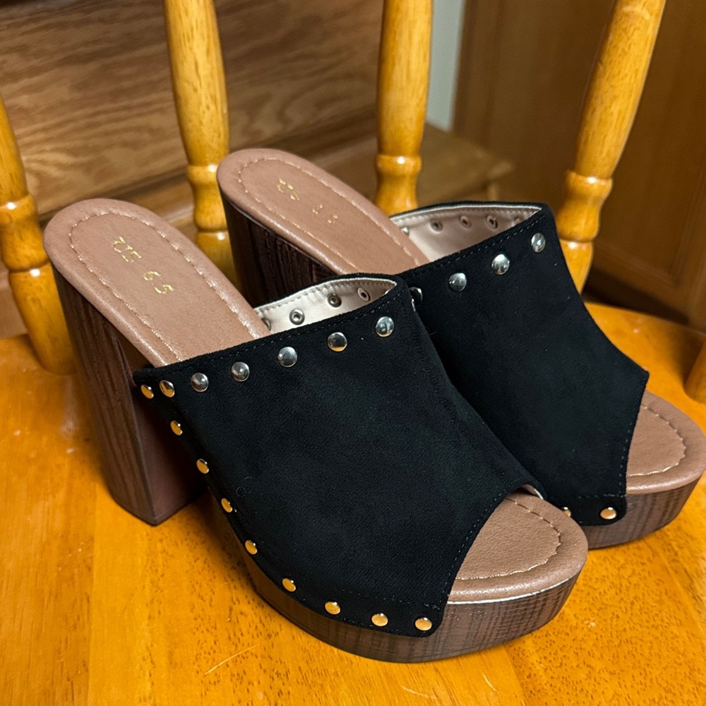 Allegra k NWOB 6.5 faux suede Black Studded 4” chunky heel slide Sandal